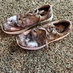 Women’s NoBull sneakers!!!